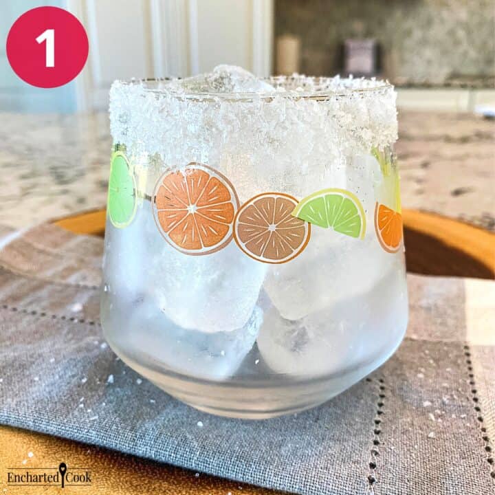 Classic Margarita on the Rocks (Easy Tequila Cocktail Recipe ...